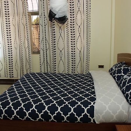 Gees Inn Накуру Екстер'єр фото
