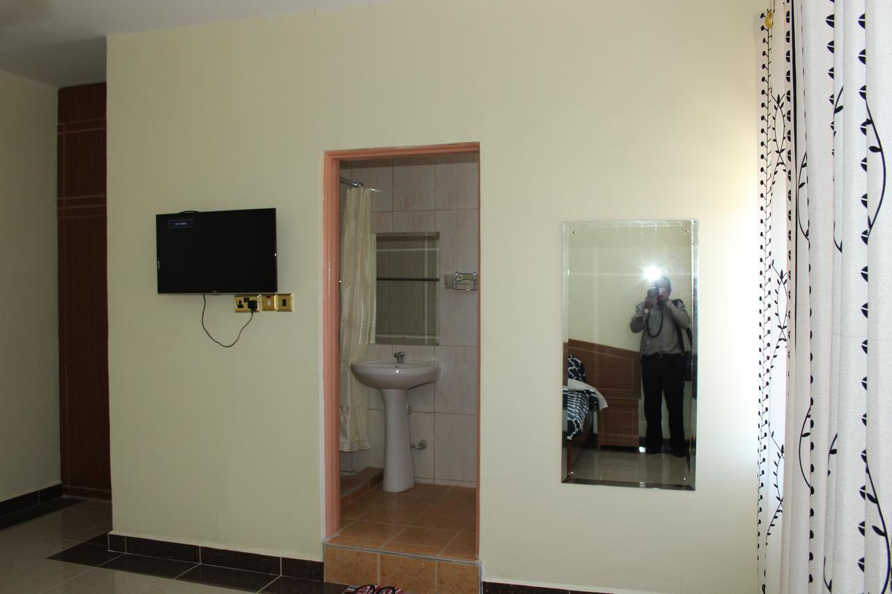 Gees Inn Накуру Екстер'єр фото